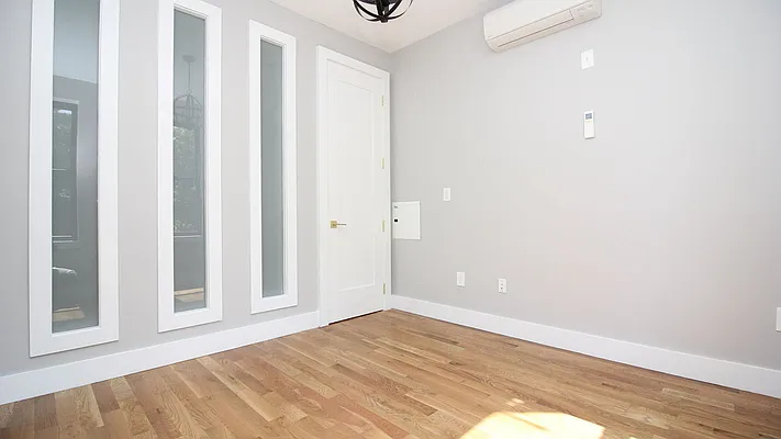 Rented by Metro Prop NY Corp | media 8