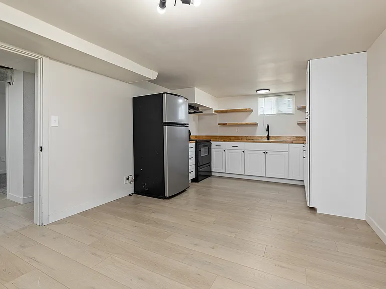 1020 15th Ave S #1 — Photo 6