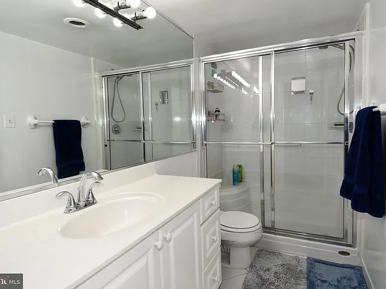 5225 Pooks Hill Rd #803N — Photo 12