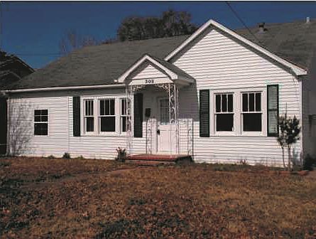 1st image of 302 4th St
