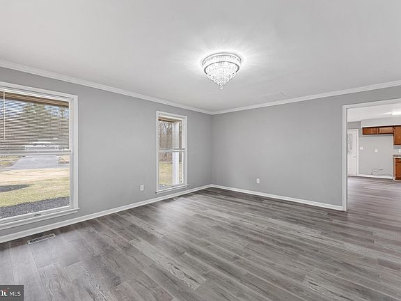 5th image of 1234 Bush Rd