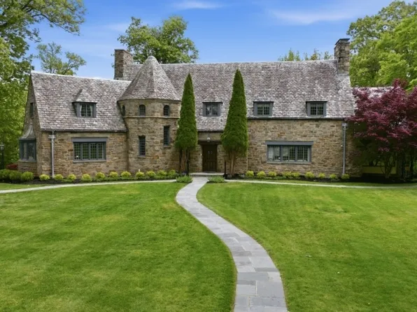 120 Old Chester Rd, Essex Fells Twp., NJ 07021