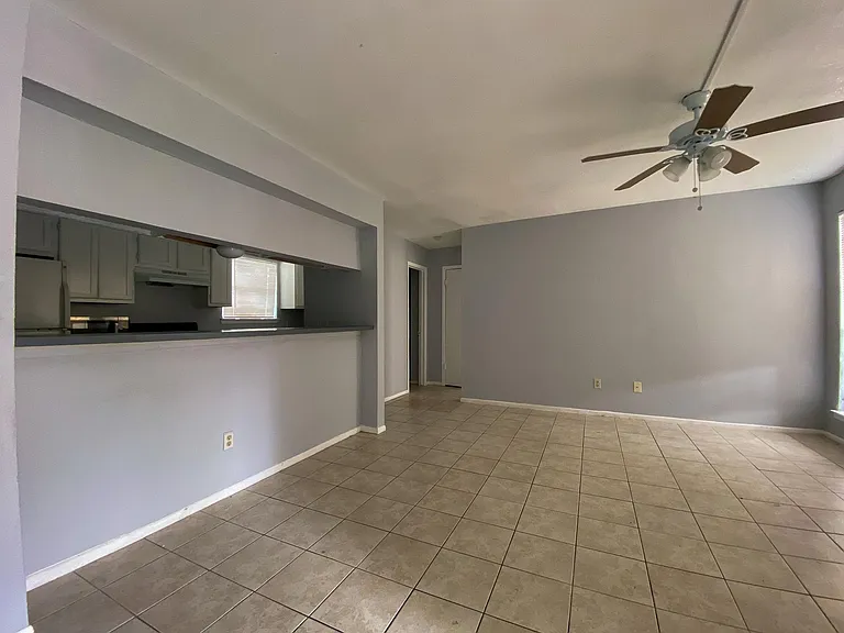 2322 Capitan Dr #C — Photo 2