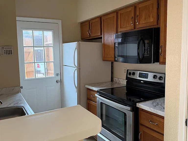 3600 Jeanetta St #901 — Photo 6