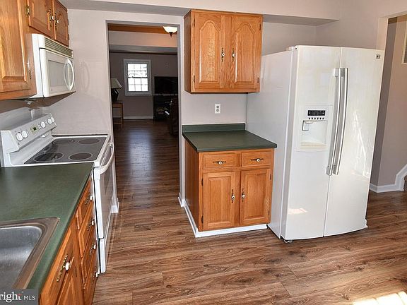 4th image of 246 Gina Ct