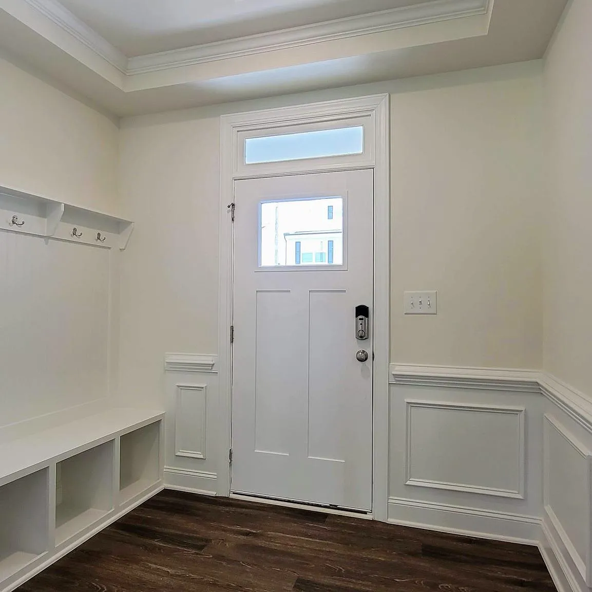 3 bed, 2.5 bath, 1908 sqft, $2,149 — Photo 2