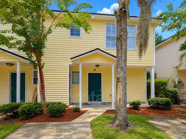 69 W 5th St, Atlantic Beach, FL 32233