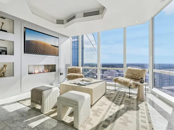 5 Renaissance Square PH41 Ent. Floor, White Plains, NY 10601