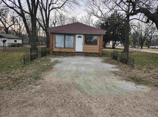 201 S 10th St, Arkansas City, KS 67005