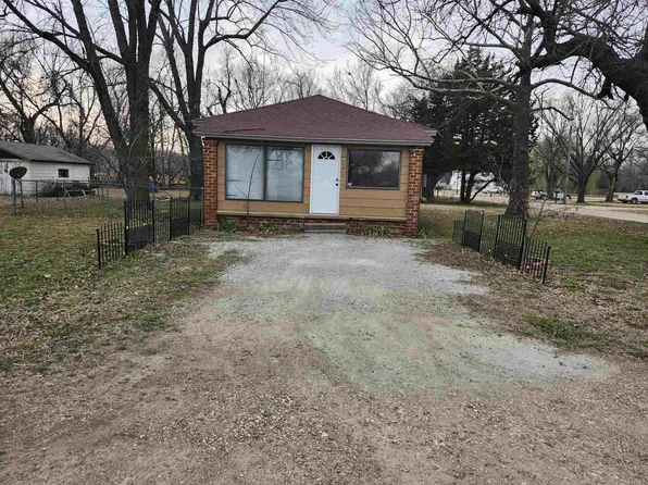 201 S 10th St, Arkansas City, KS 67005