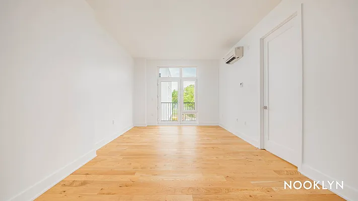 Rented by Nooklyn NYC LLC | media 79