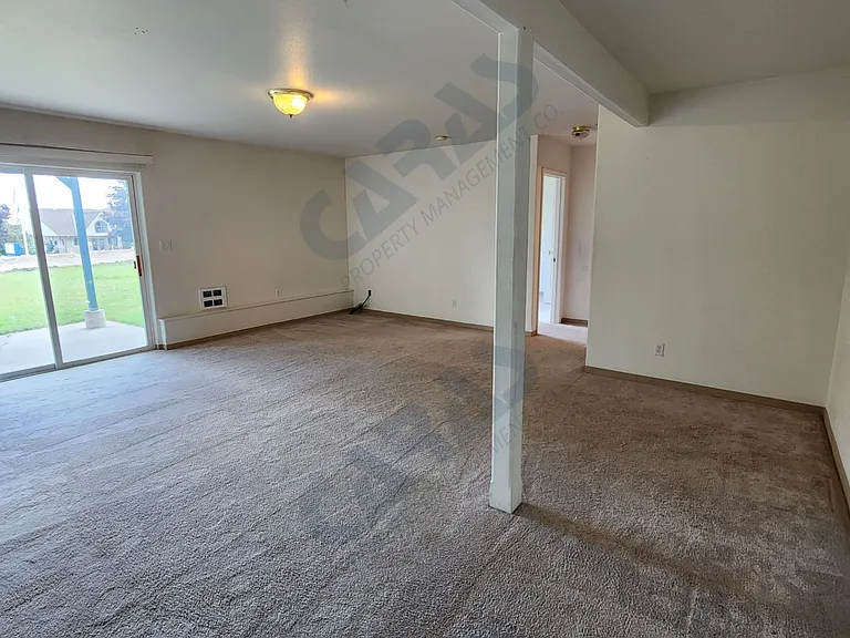 4 A Ave #B — Photo 8