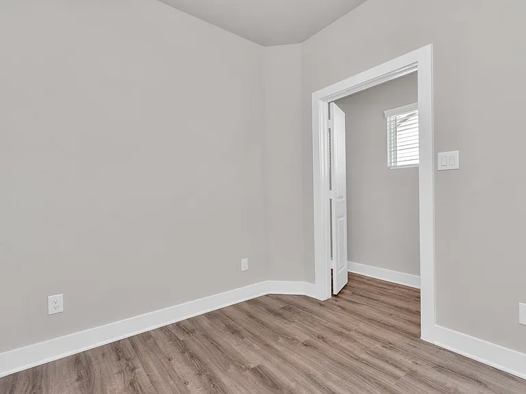 21019 Bay Village Dr #A — Photo 30