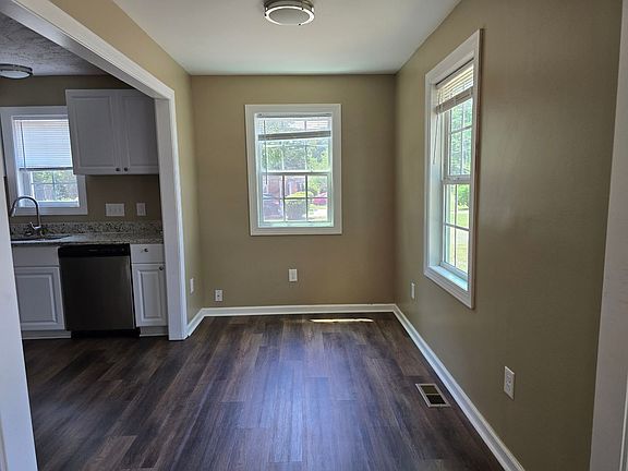 5th image of 707 Miller Ave