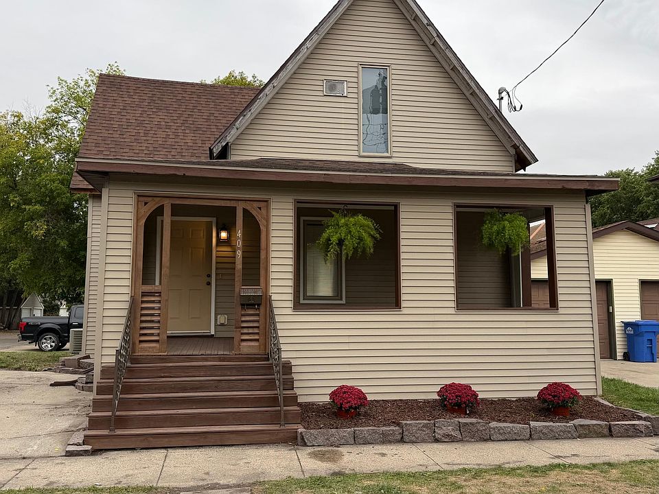 1st image of 409 9th St S