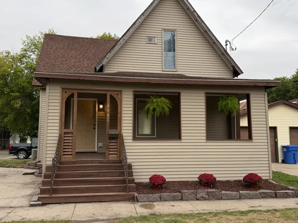 409 9th St S, Fargo, ND 58103