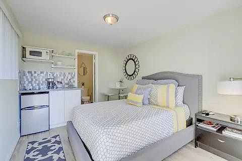 1st image of 1100 NE 18th Ct APT 1