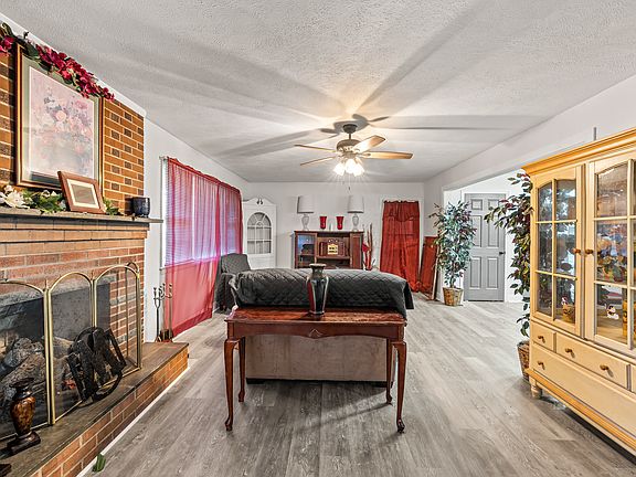 5th image of 102 Adams Dr