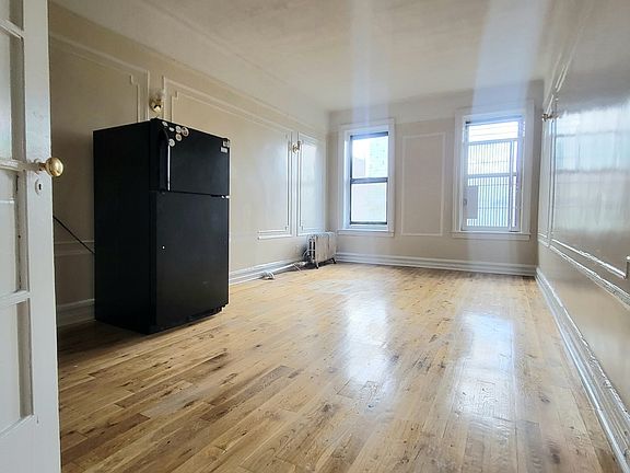 2nd image of 530 Parkside Ave APT 4G