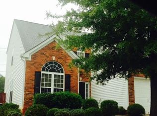 423 Plamondon Dr, Simpsonville, SC 29680