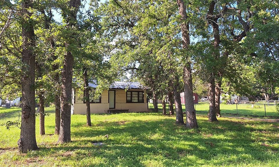 1st image of 263 Oaklawn Drive