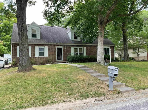 34 Edgewood Ln N, Centralia, IL 62801