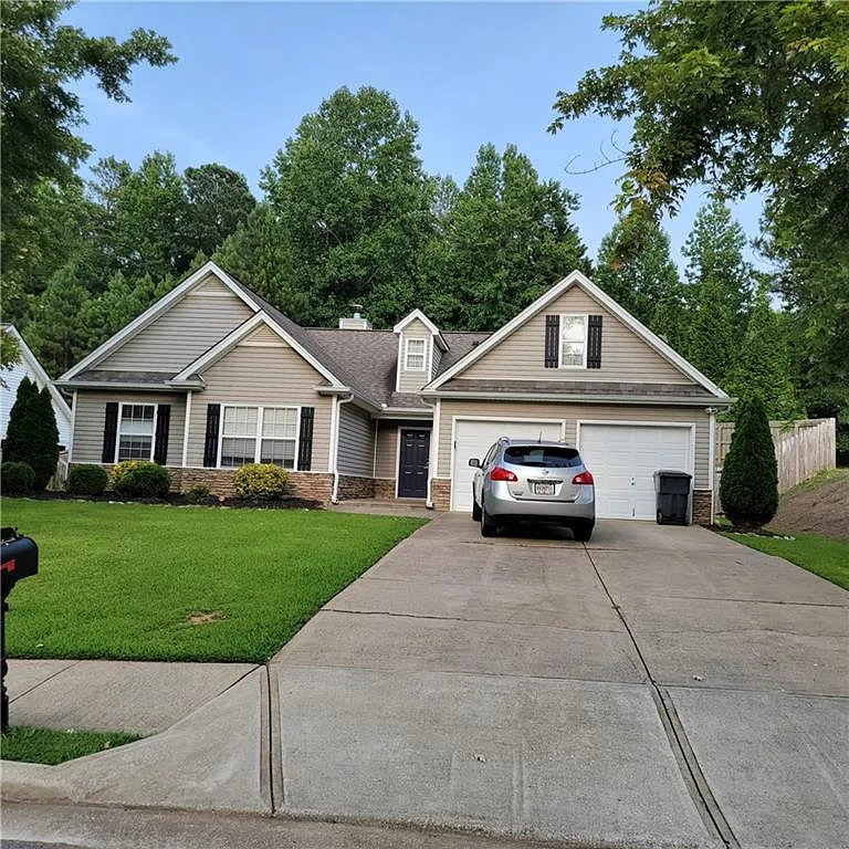 3 bed, 2.5 bath, 1669 sqft, $2,395 — Photo 1