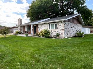 902 McDonald Rd, North Platte, NE 69101