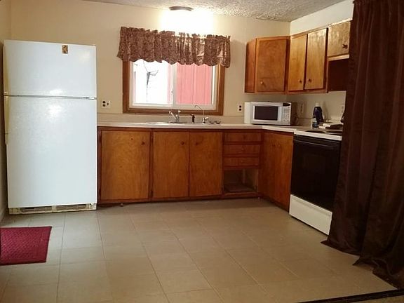 4th image of 9885 Big Pine St