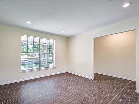 4th image of 11914 Hillcroft St