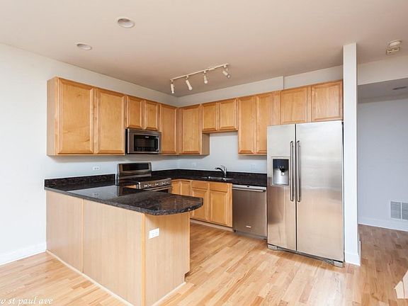 5th image of 2330 W Saint Paul Ave #1526