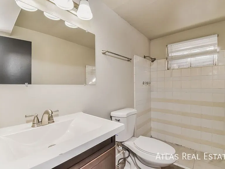 49 S Roosevelt St — Photo 15