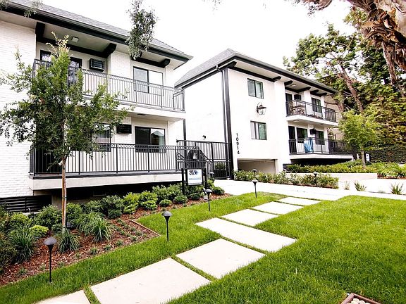 3rd image of 10914 Rose Ave APT 5