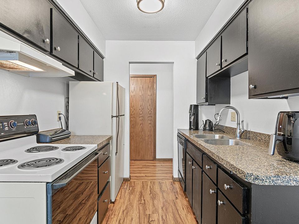 1st image of 807 11th Ave S APT 6
