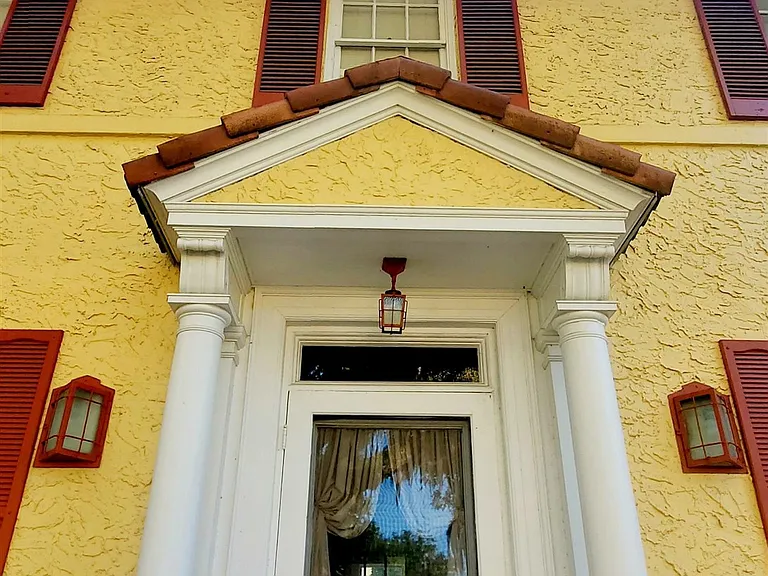 704 N Jefferson St — Photo 3