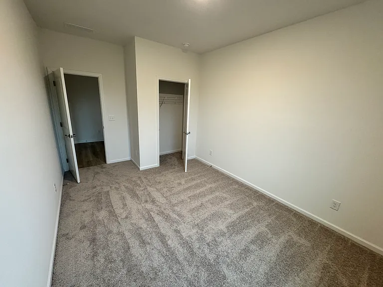 484 Jet Stream Dr — Photo 17