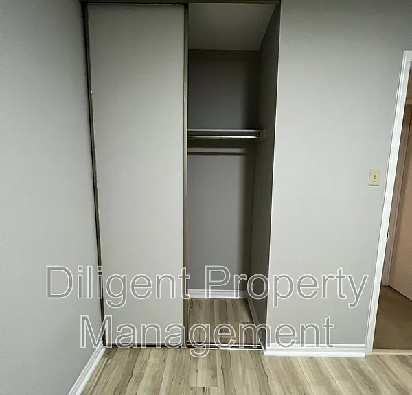1241 Huntington Cir #PROPERTY — Photo 8