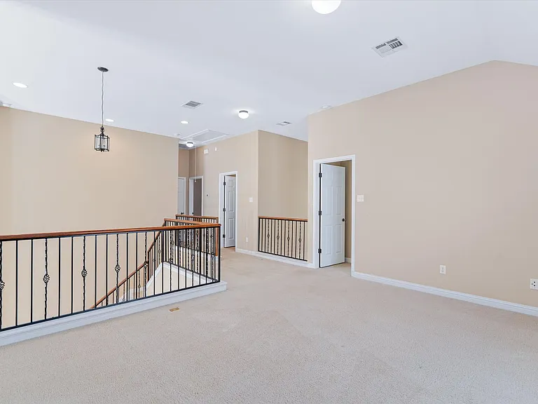 620 Middle Crk — Photo 16