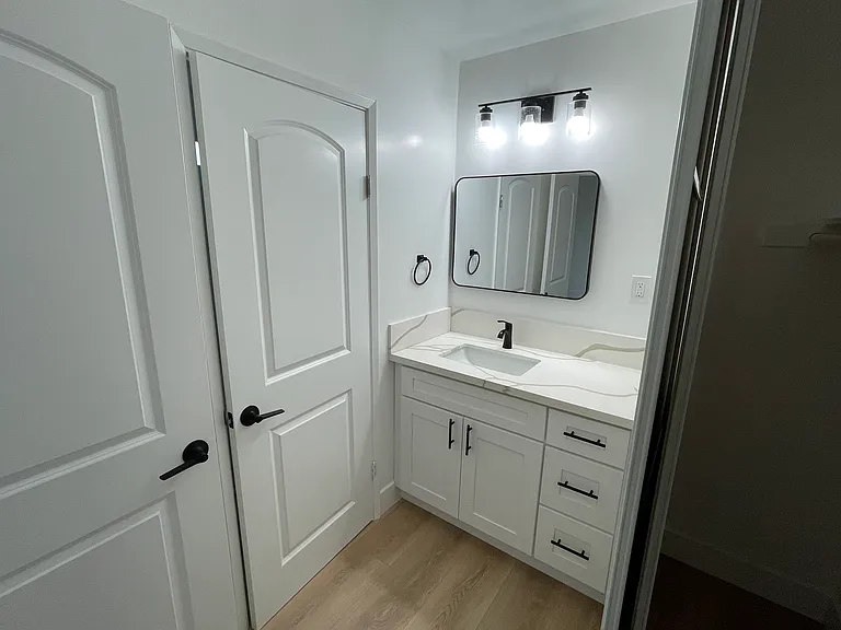 1221 E Beechwood St #2B — Photo 13
