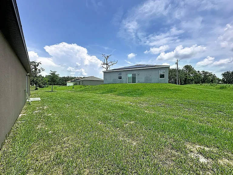1407 Hillsborough Way — Photo 36