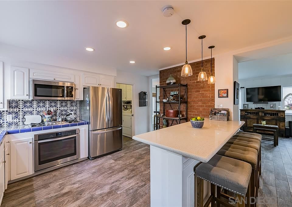 1st image of 833 Brighton Ct