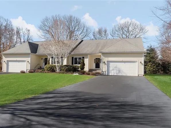 55 Crickett Cir, East Greenwich, RI 02818