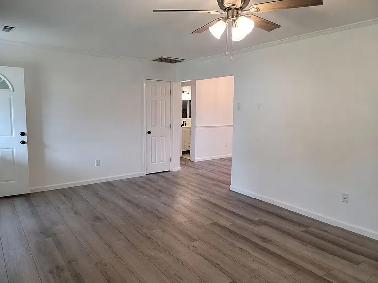 932 Gossman Dr — Photo 6