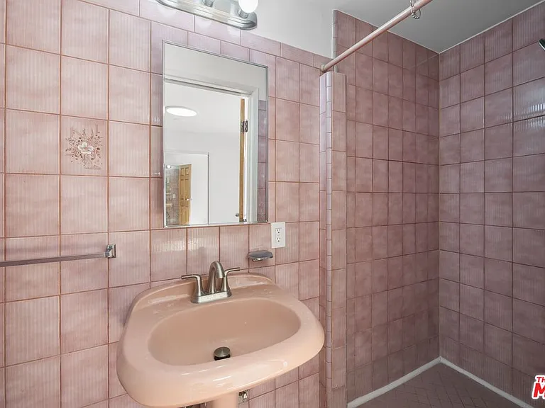 1538 N Mariposa Ave — Photo 18