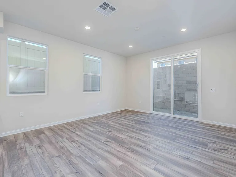 466 Meyer Pl — Photo 9