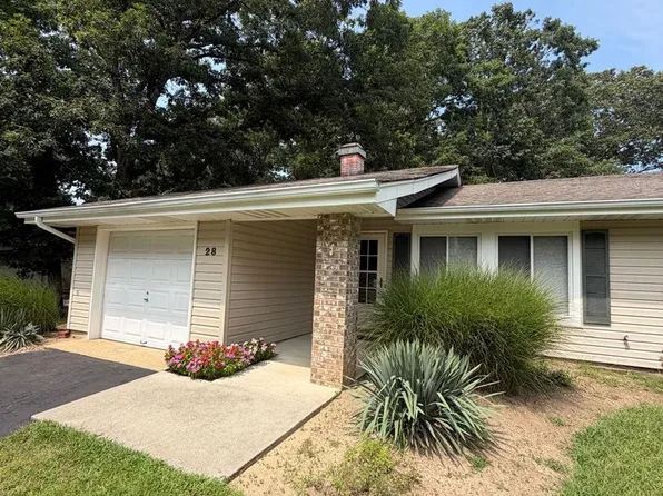 28 Cambridge Dr, Jackson, NJ 08527