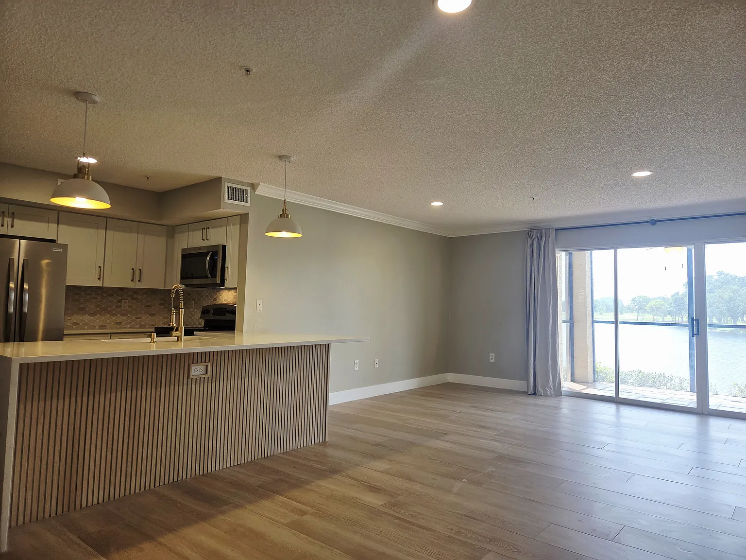 2400 Feather Sound Dr — Photo 4
