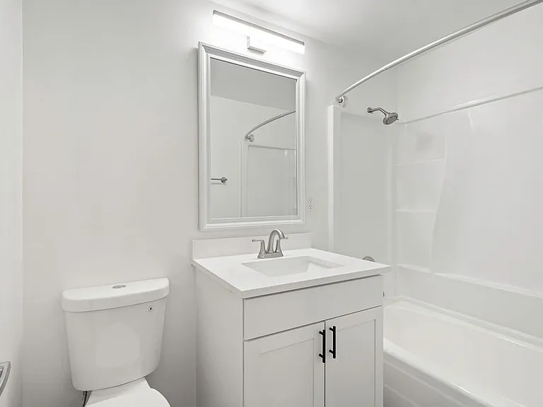 Boulevard 99 Apartments — Photo 18
