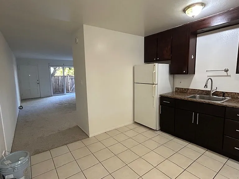 2233 Fairway Dr — Photo 4