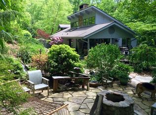 656 Chunns Cove Rd, Asheville, NC 28805